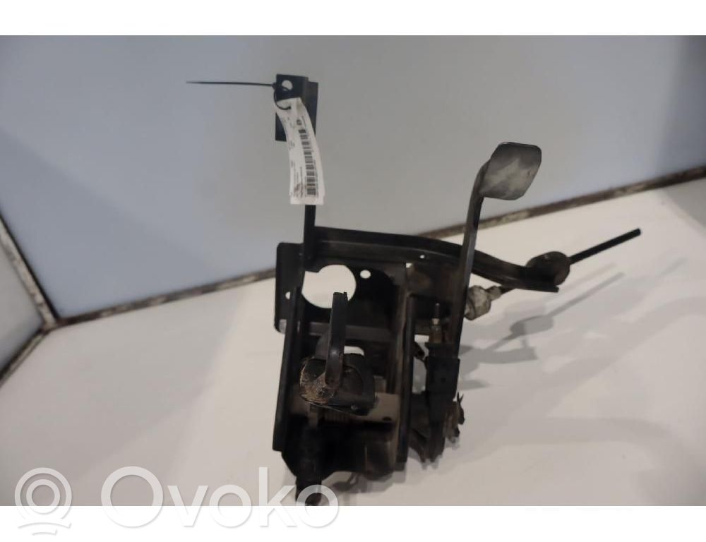 Assemblage pédale   99VB7520AA