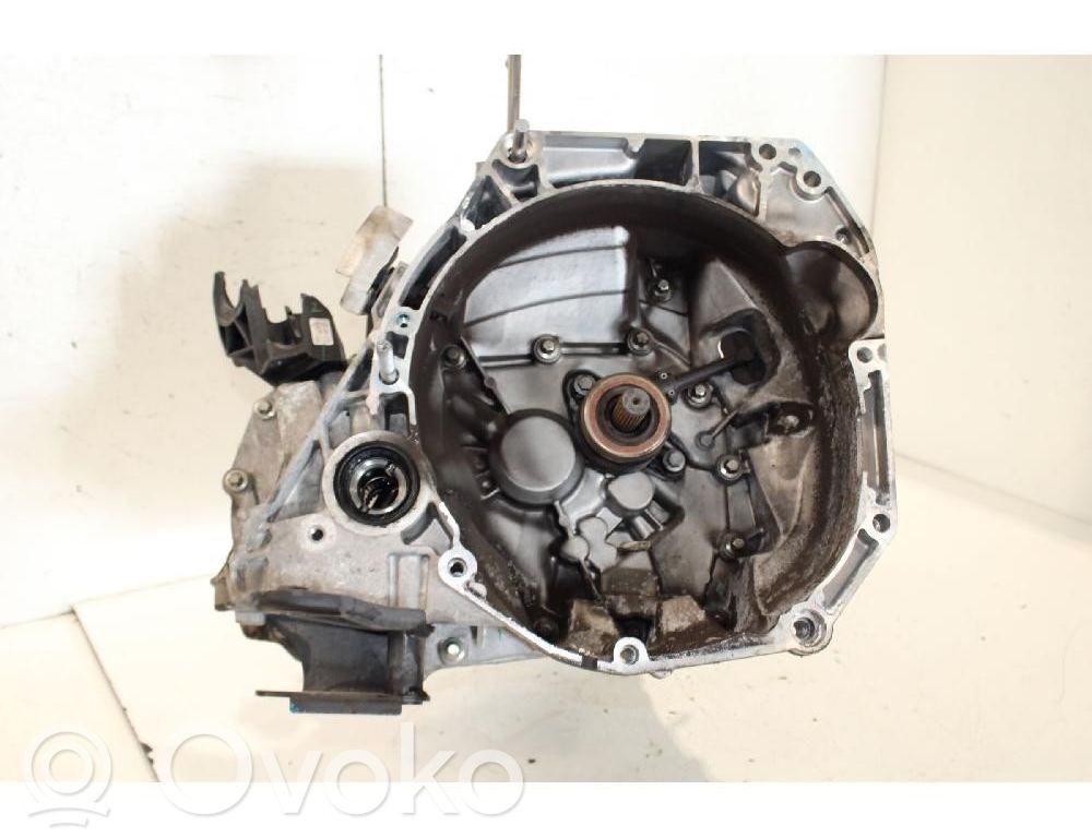 Nissan Micra K14 Cutie viteze manuală cu 5 trepte 
