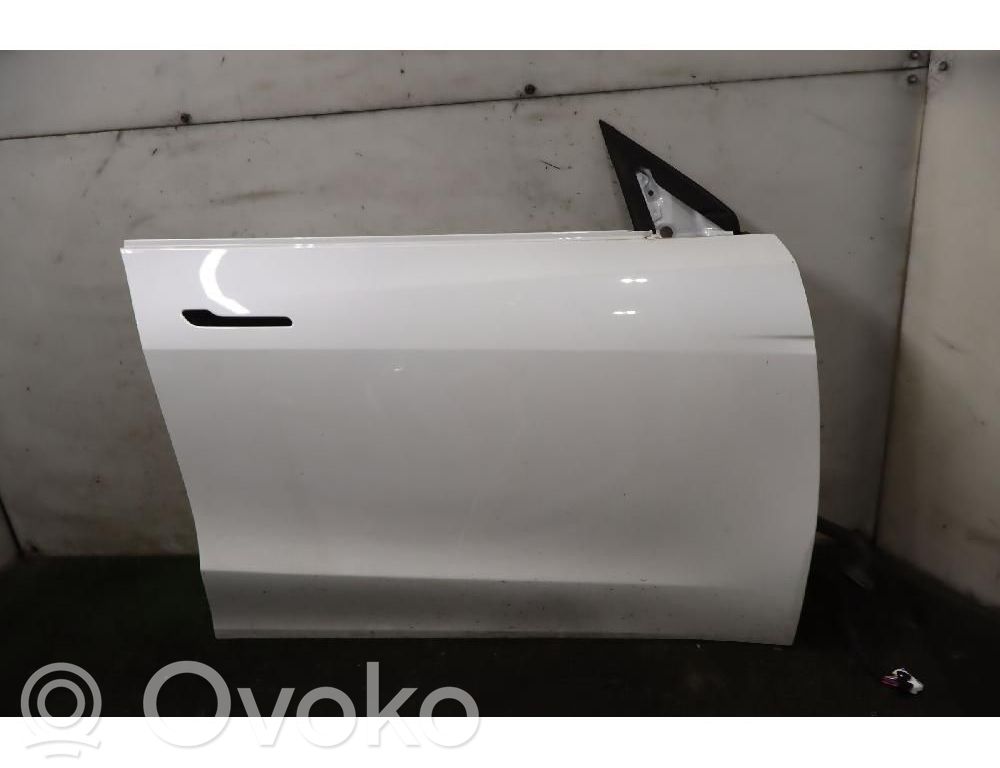 Tesla Model Y Дверь 