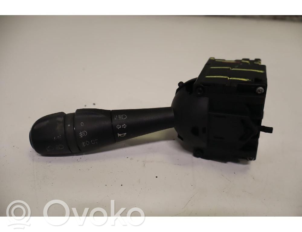 Dacia Duster Light switch 