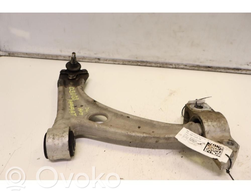 Volkswagen PASSAT B6 Braccio di controllo sospensione anteriore inferiore/braccio oscillante 