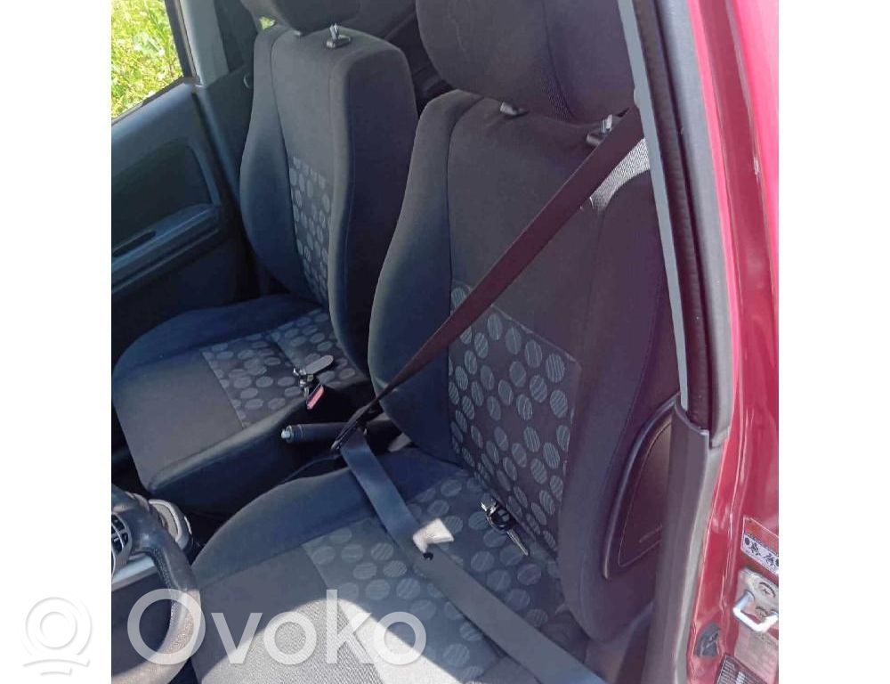 Sēdekļu komplekts