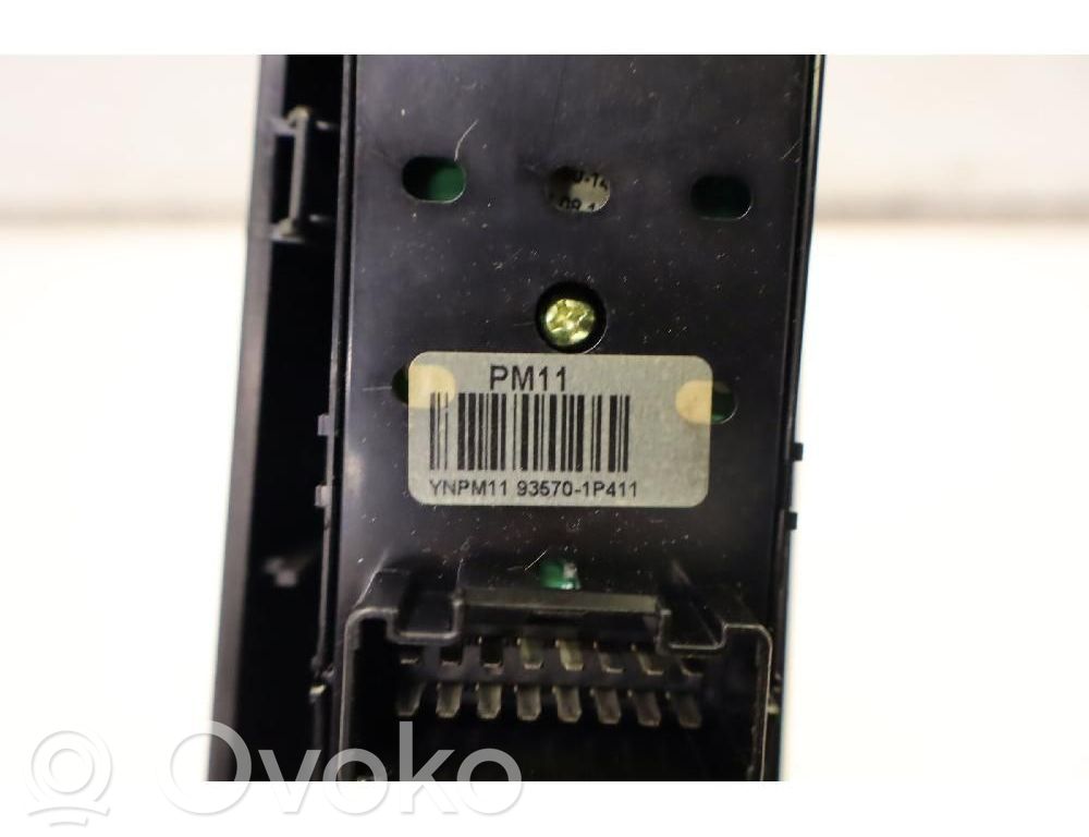 Comutator comandă geamuri electrice   935701P411