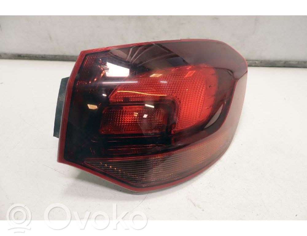 Opel Astra J Lampă spate în caroserie 
