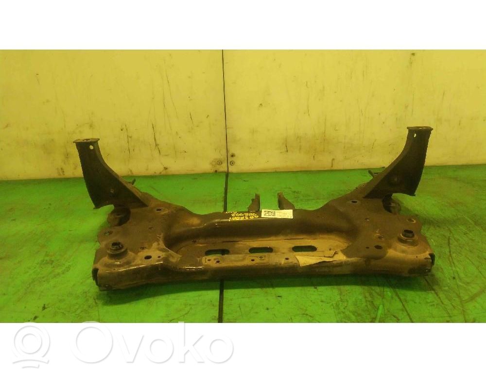 Nissan Qashqai Rama pomocnicza przednia 