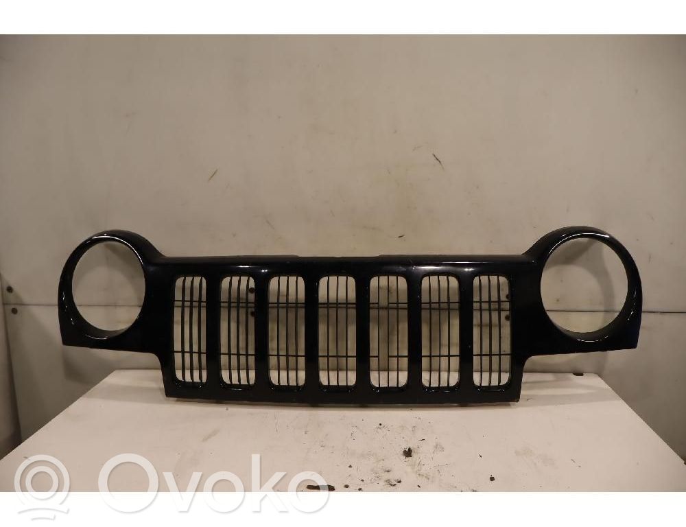 Jeep Cherokee KJ Atrapa chłodnicy / Grill 