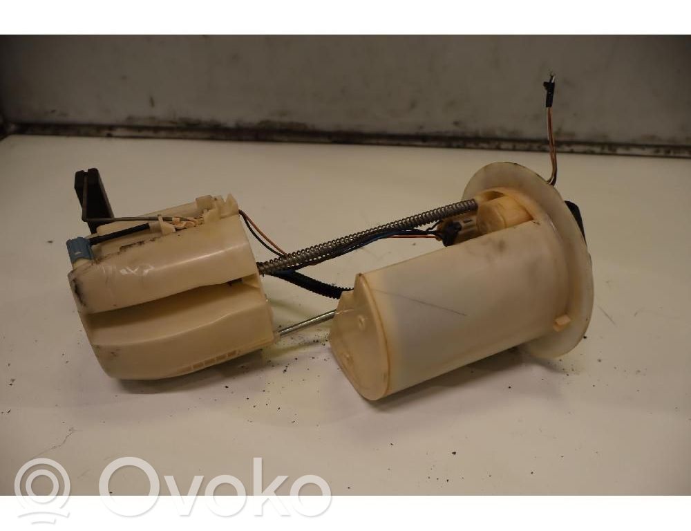 Bomba interna de combustible   770200D081