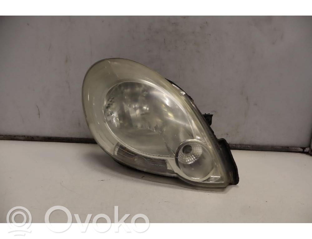 Phare frontale   260106220R