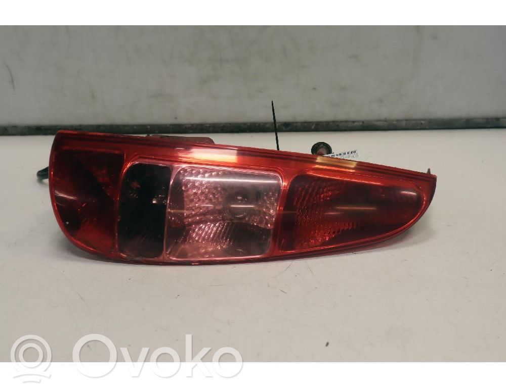 Peugeot 807 Lampă spate în caroserie 