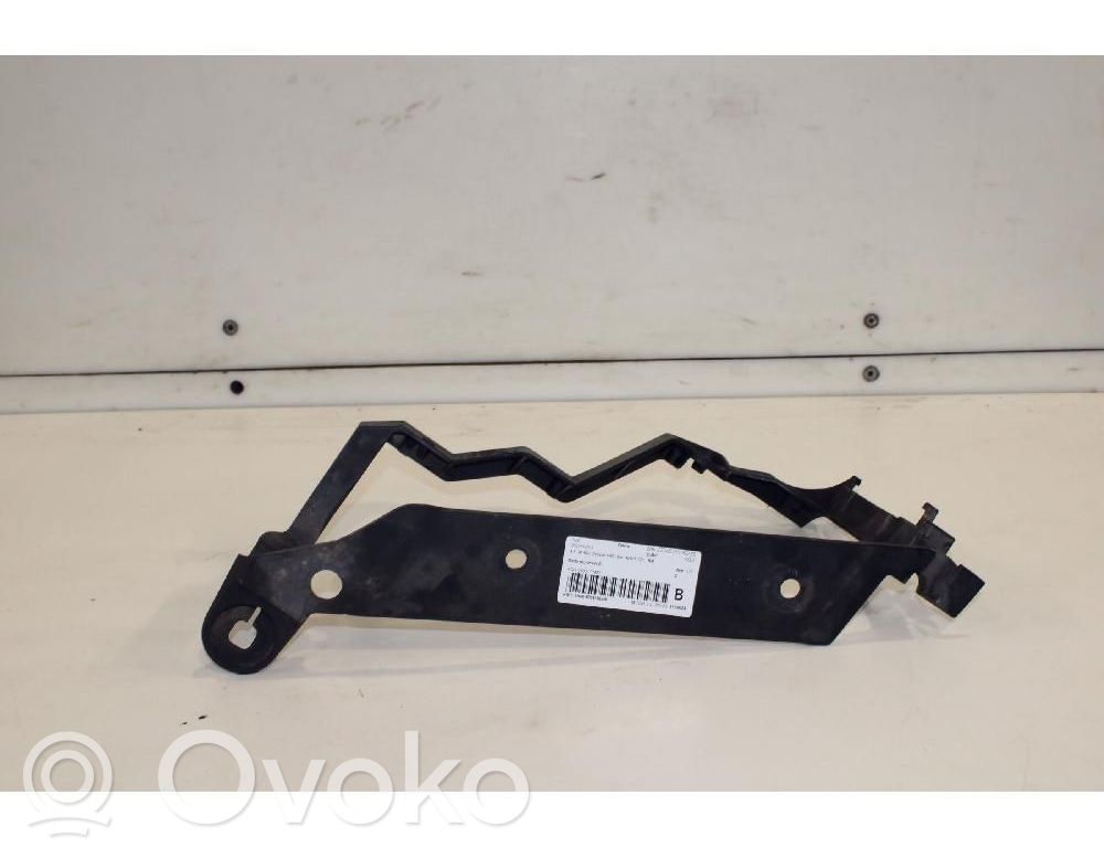 Audi A8 S8 D2 4D Headlight/headlamp mounting bracket 