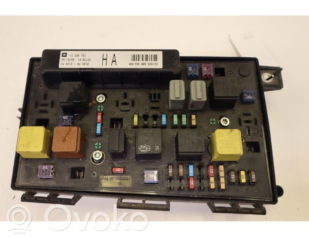 Opel Zafira B Modulo fusibile 