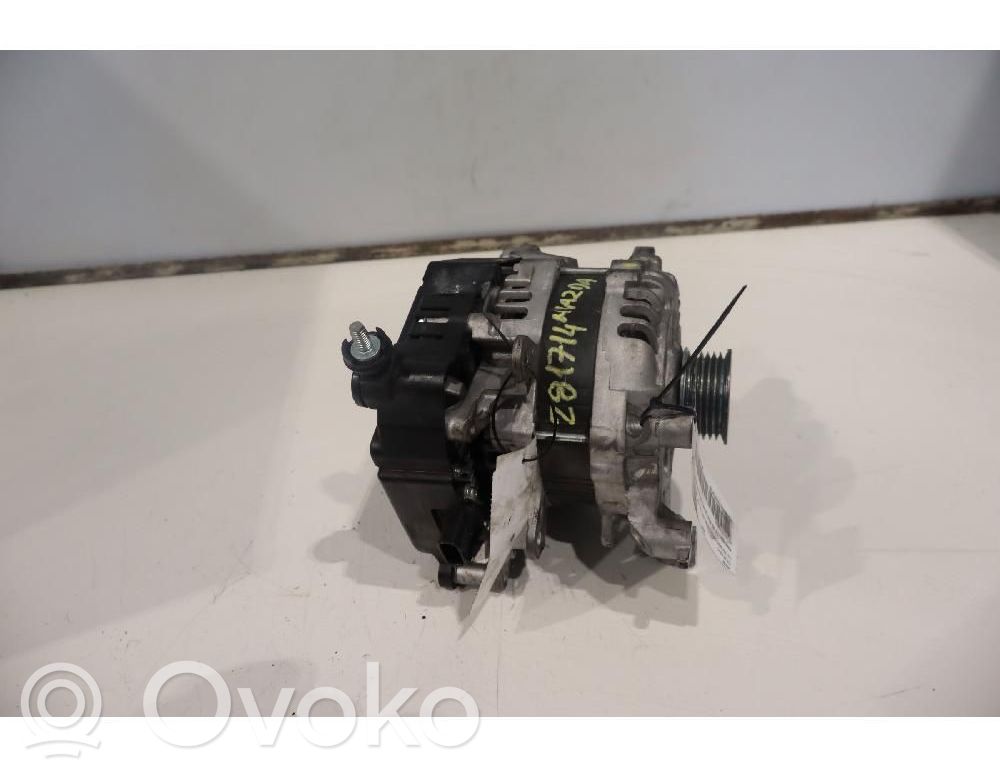 Mazda CX-30 Generatore/alternatore 