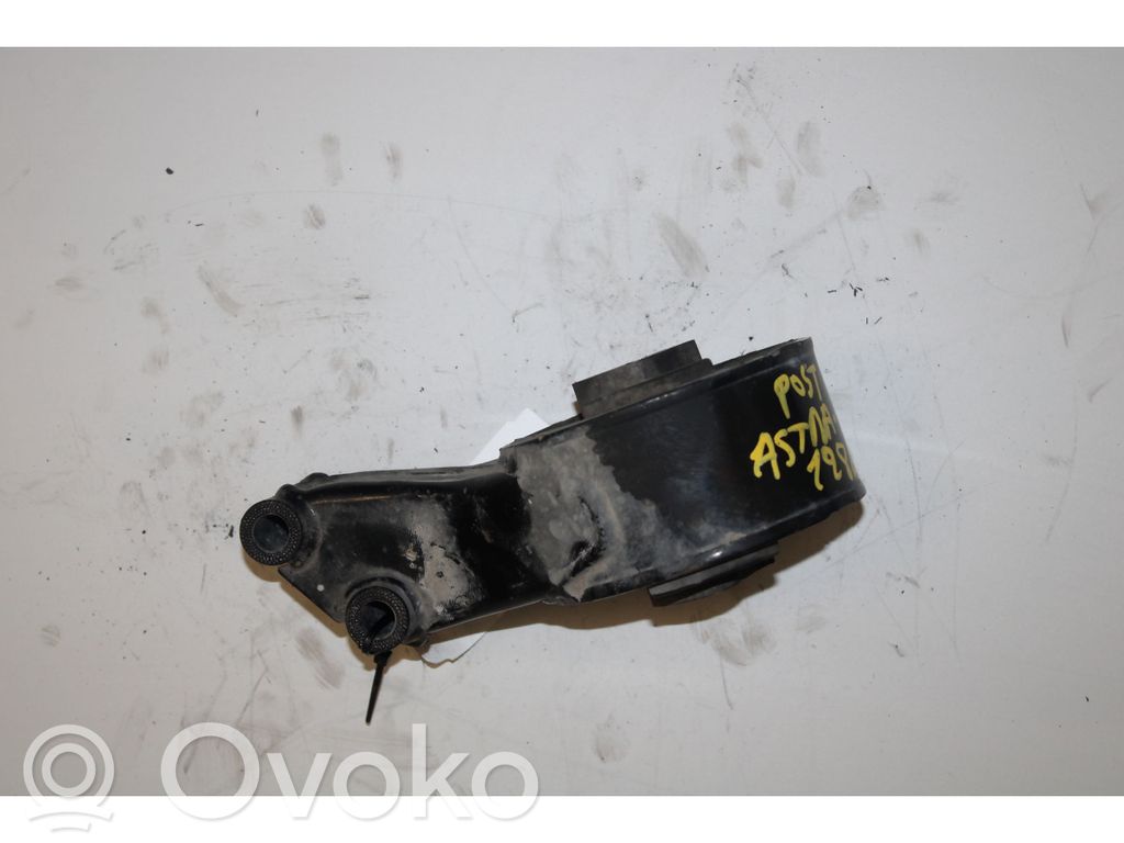 Opel Astra J Soporte de montaje del motor 