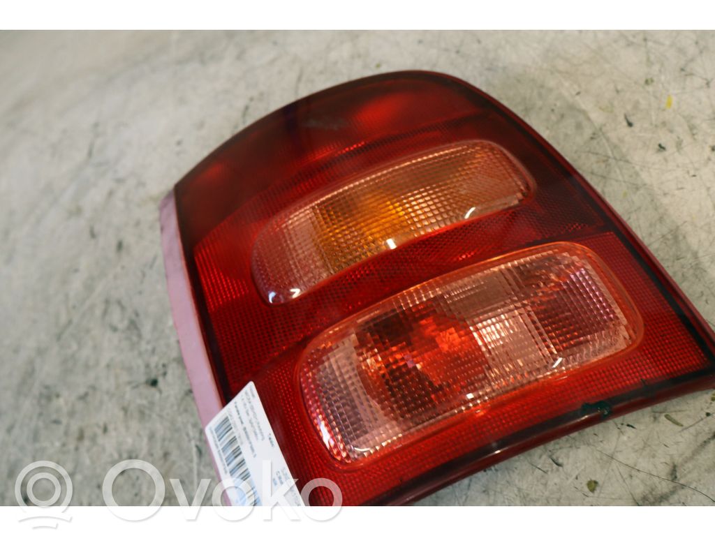 Nissan Micra Lampa tylna 