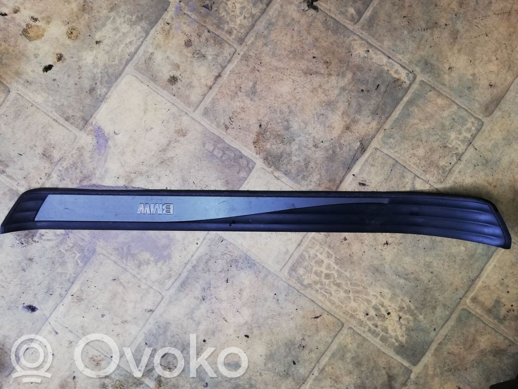 BMW 5 E60 E61 Listwa progowa przednia 