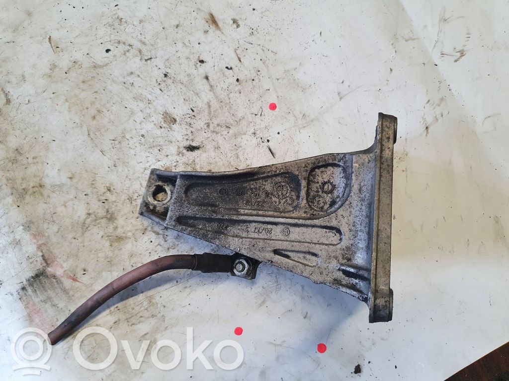 BMW 3 E46 Engine mounting bracket 