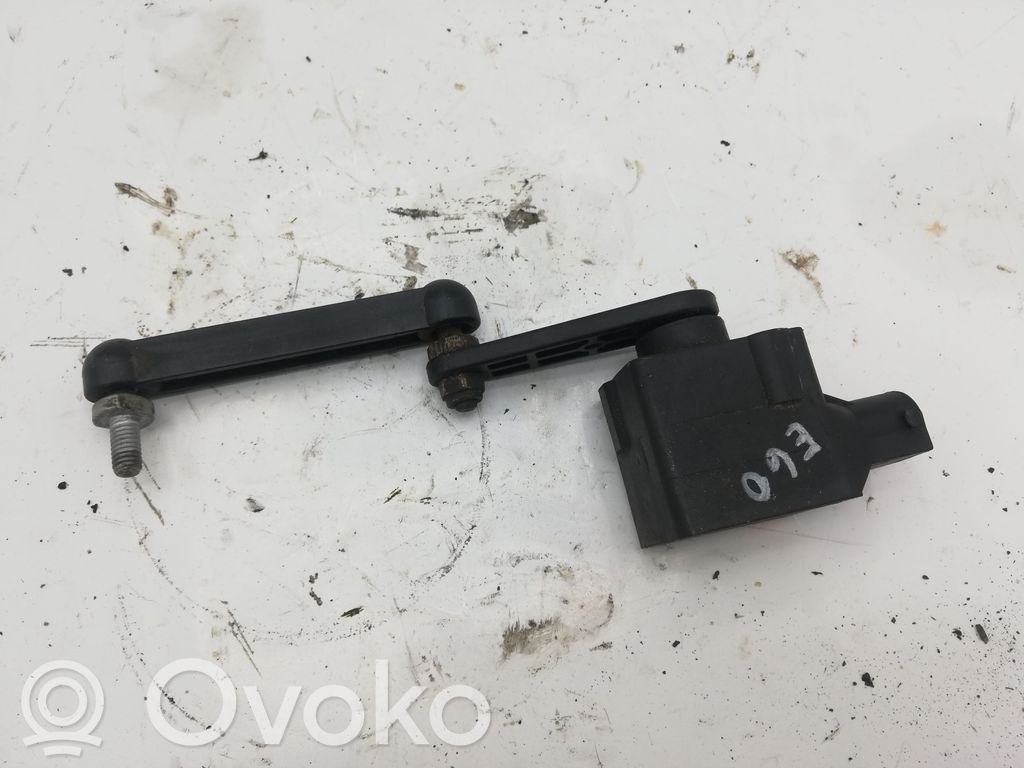 Headlight/headlamp level sensor   6778860