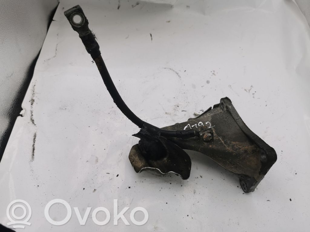 BMW 3 E46 Engine mounting bracket 