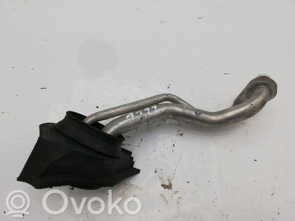 BMW 3 E46 Ilmastointilaitteen putki (A/C) 
