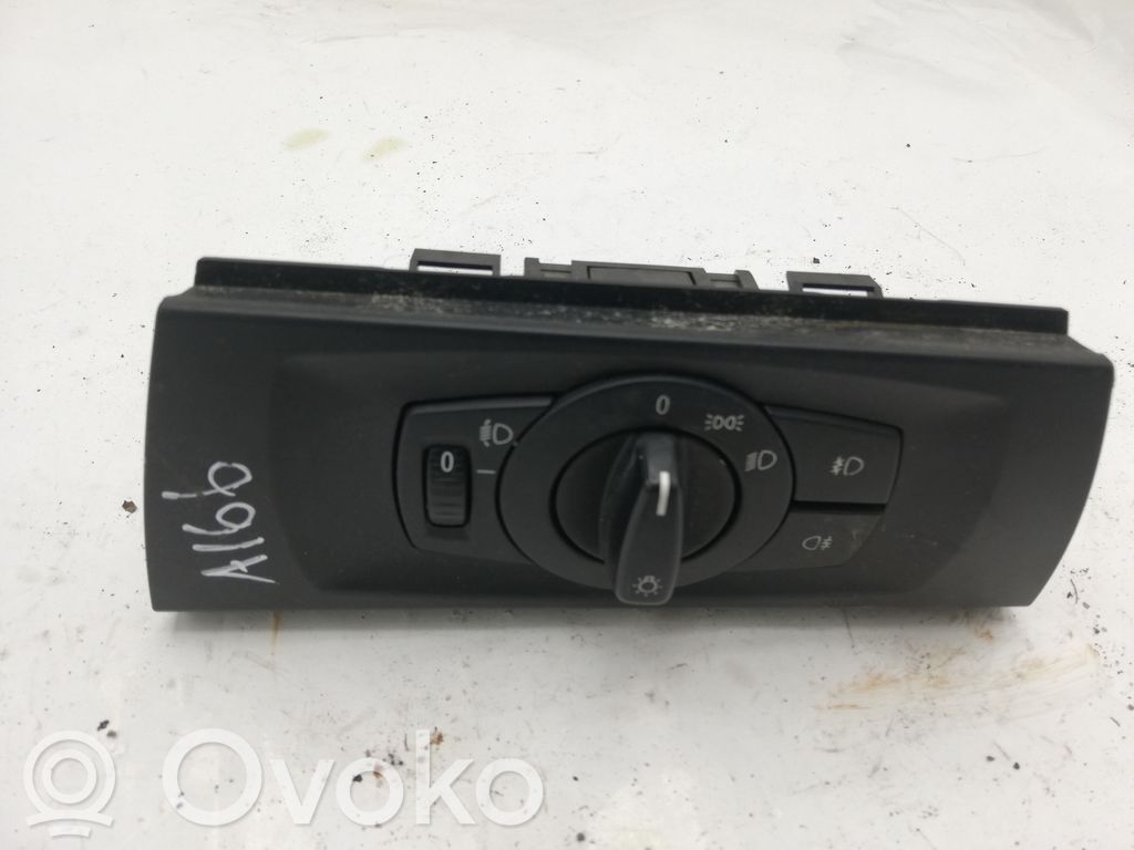 Light switch   6938703,227016053