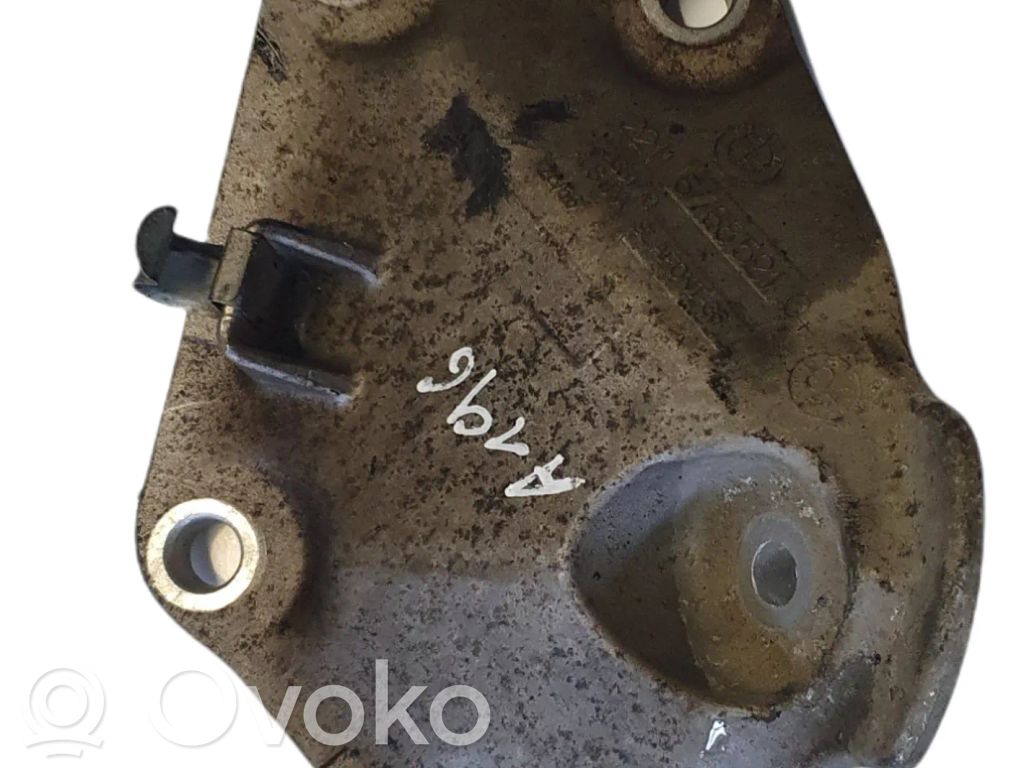 BMW 5 E60 E61 Łapa / Mocowanie silnika 