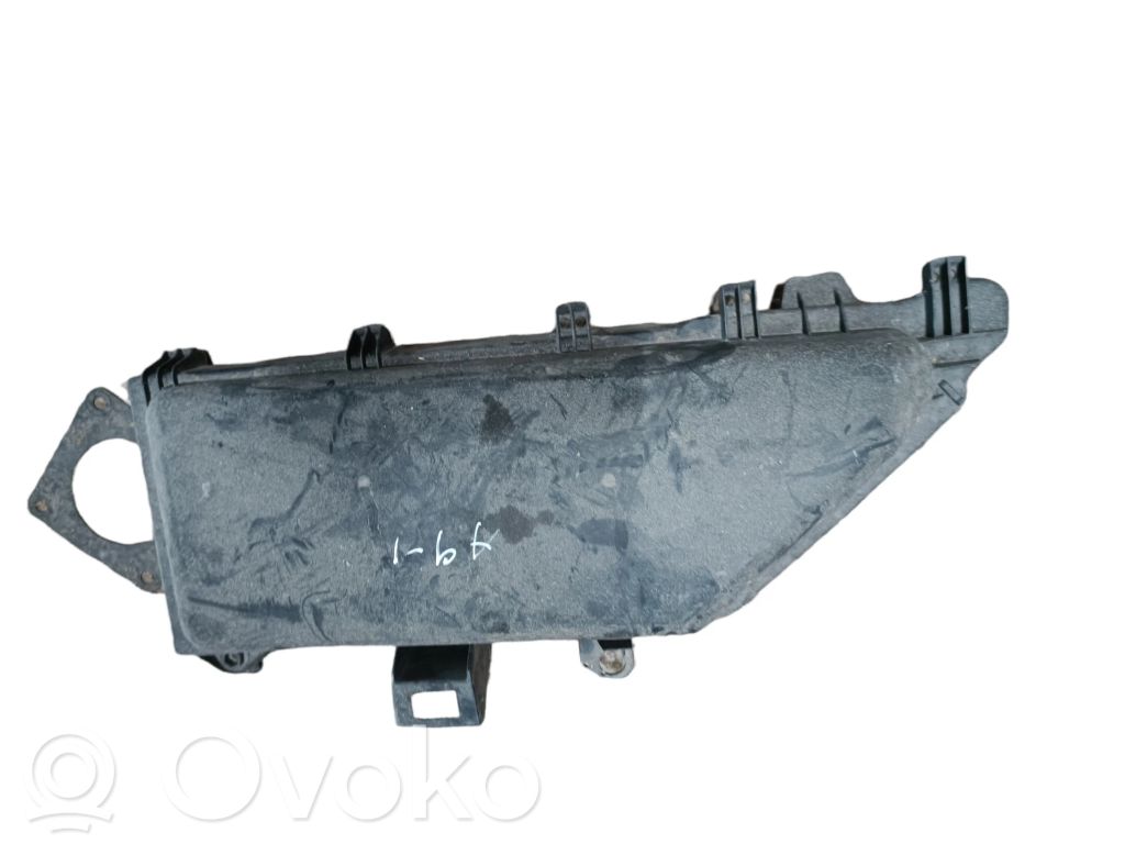 BMW 5 E60 E61 Air filter box 