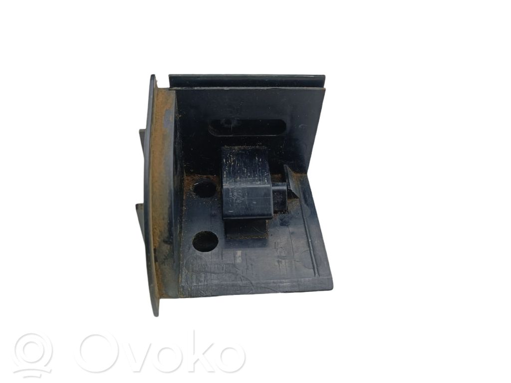 BMW 5 E60 E61 Parcel shelf load cover mount bracket 