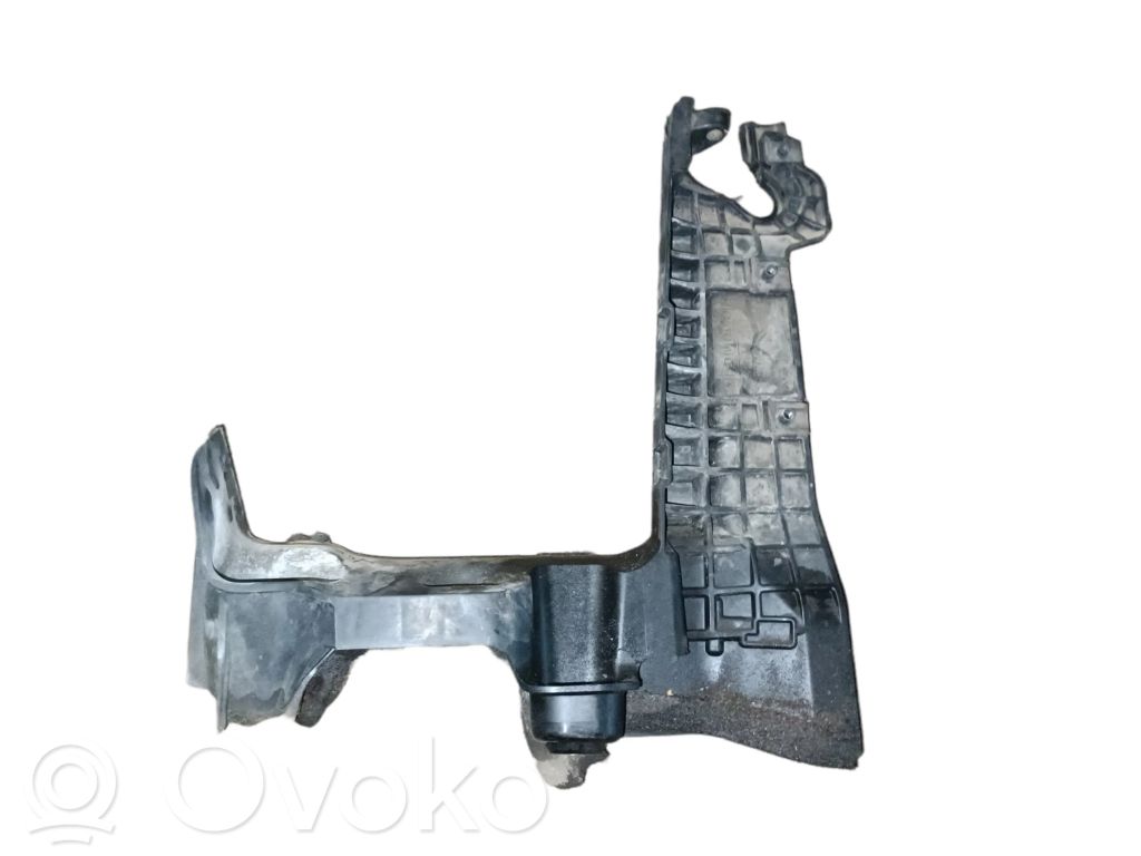 Land Rover Freelander 2 - LR2 Kita variklio skyriaus detalė 