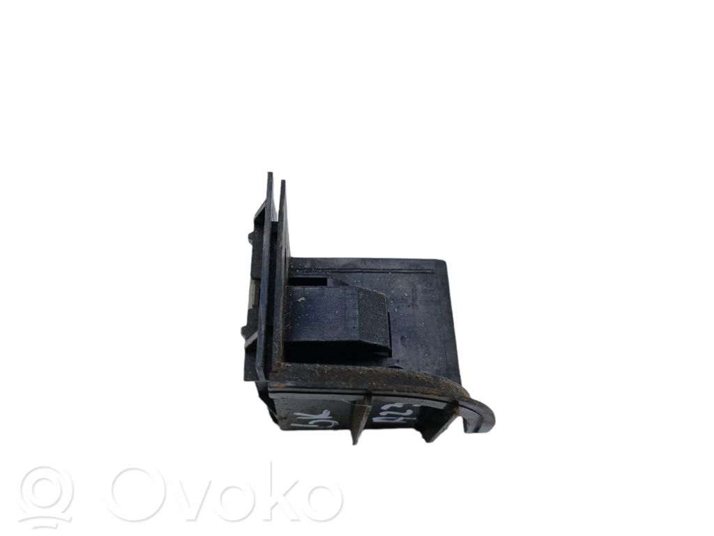 BMW X3 E83 Parcel shelf load cover mount bracket 