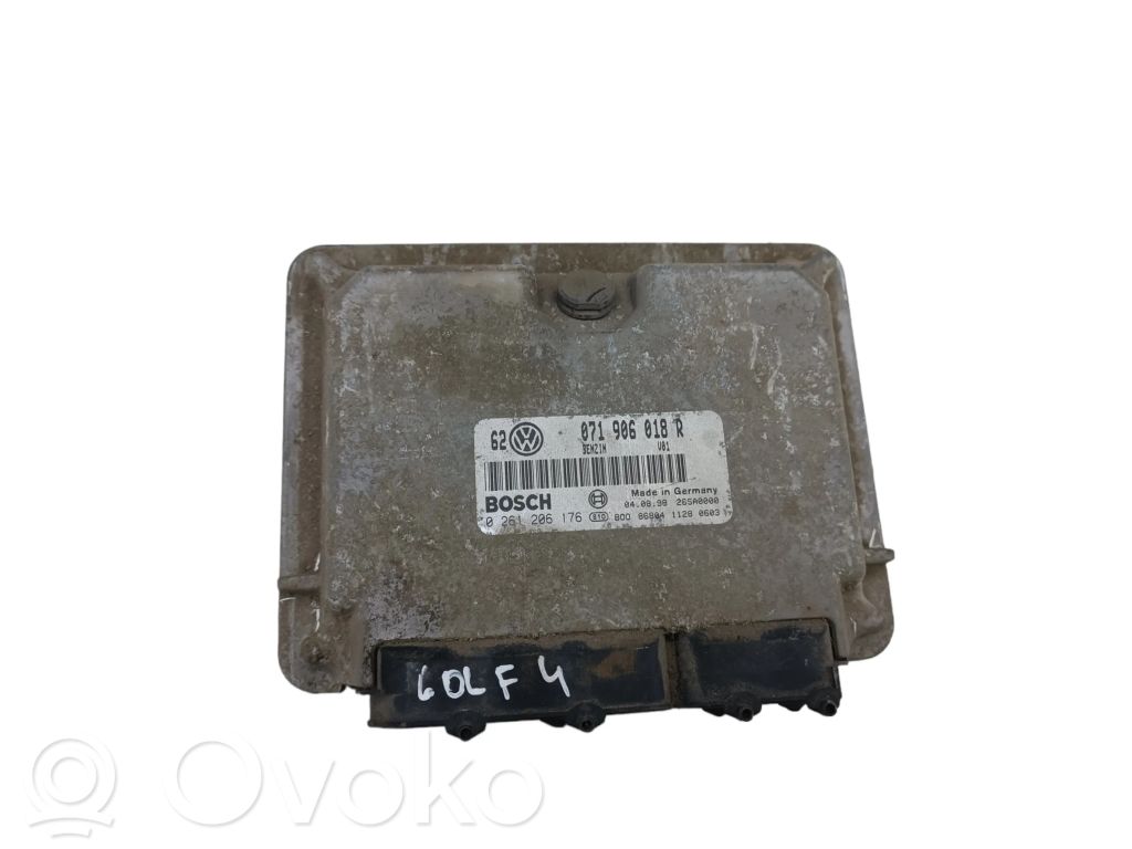 Volkswagen Golf IV Engine control unit/module 