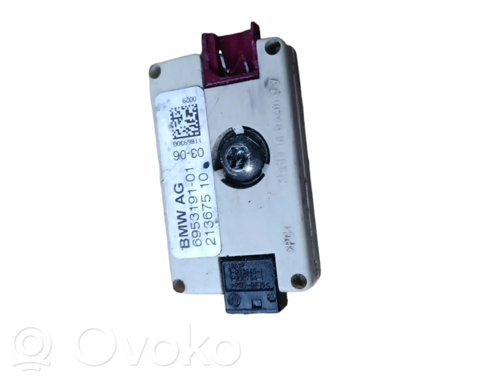 BMW 5 E60 E61 Antenas pastiprinātājs 