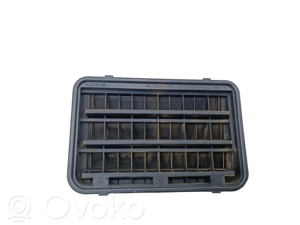 BMW X5 E70 Quarter panel pressure vent 