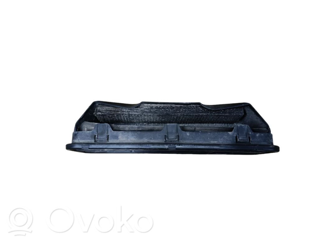 BMW 5 E60 E61 Quarter panel pressure vent 