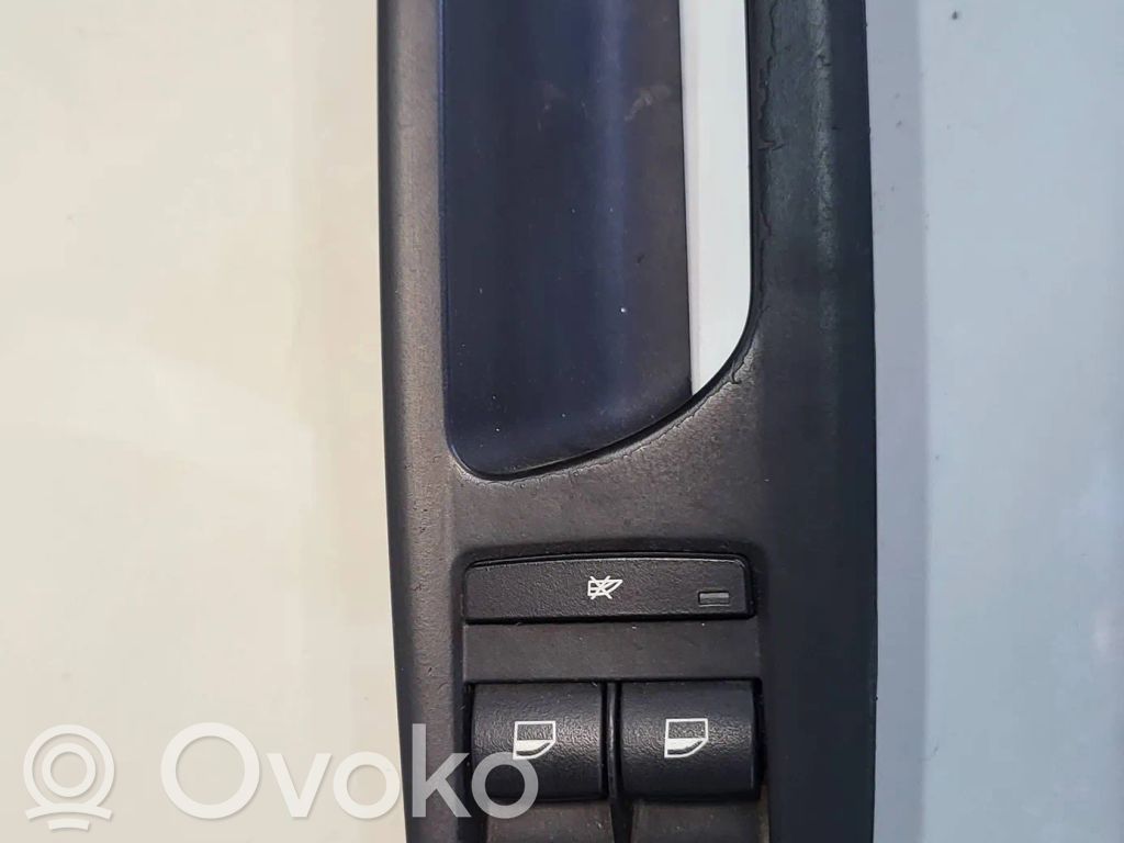 Electric window control switch   7137138