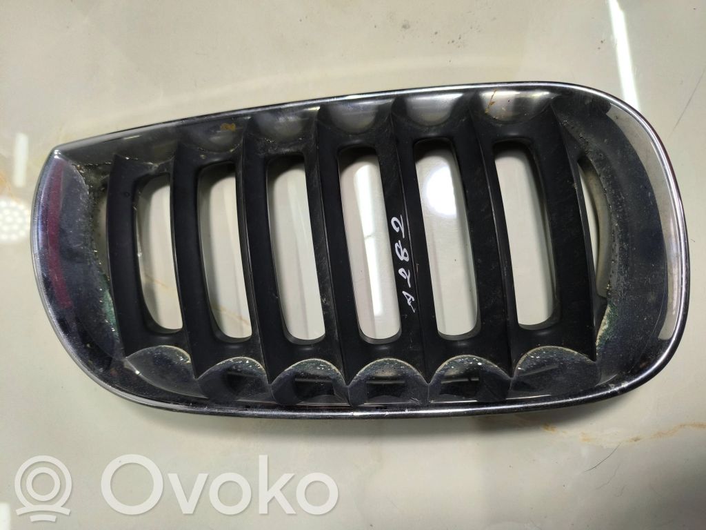 BMW X3 E83 Grille de calandre avant 
