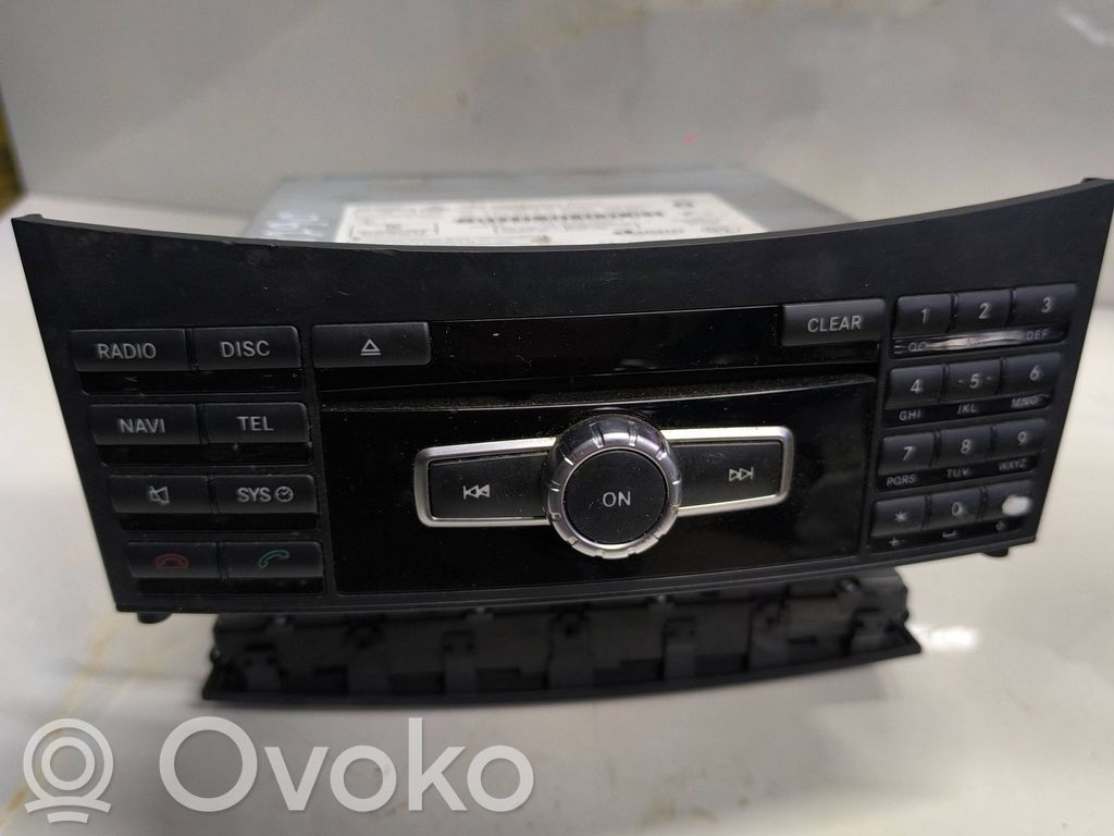 Mercedes-Benz E W212 Panel / Radioodtwarzacz CD/DVD/GPS 