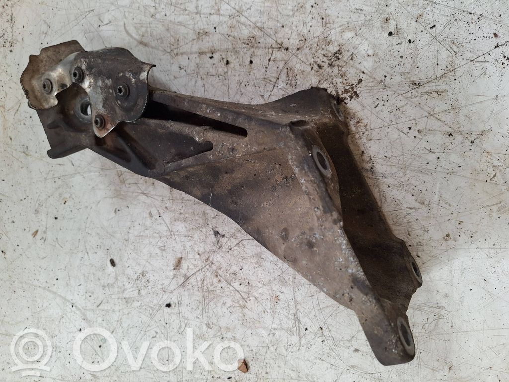 BMW X5 E70 Engine mounting bracket 