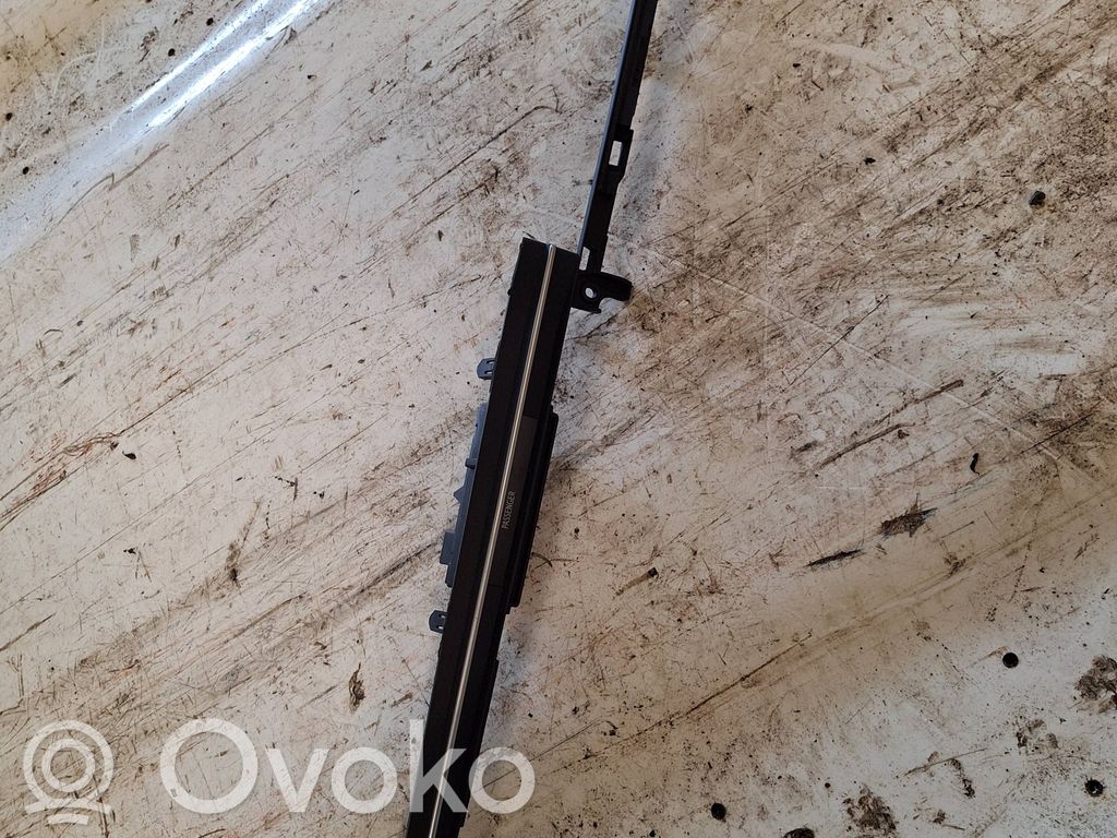 Toyota Prius (XW30) Panel trim 