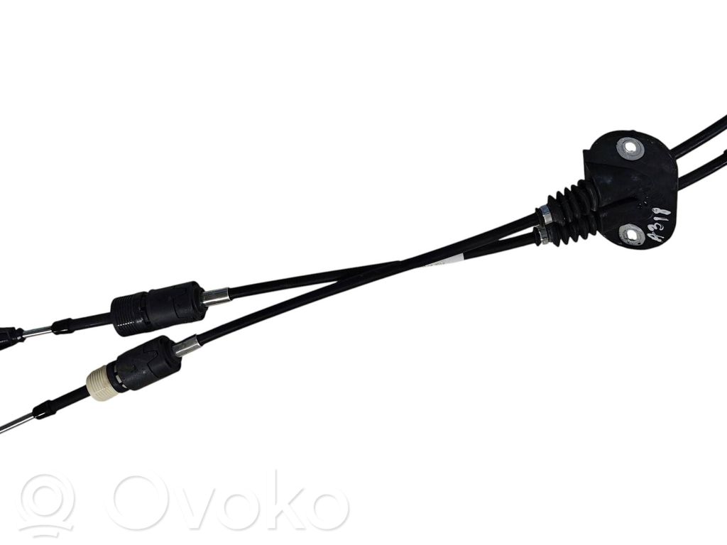 Volvo V40 Gear shift cable linkage 