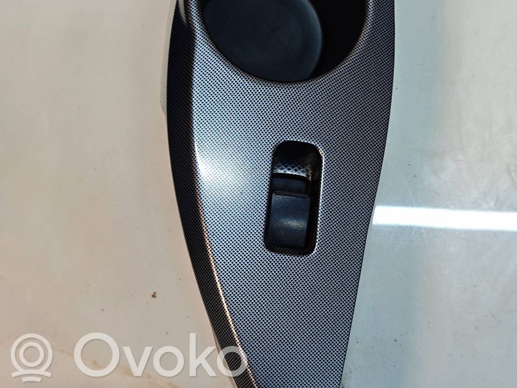 Mitsubishi Grandis Przyciski szyb 