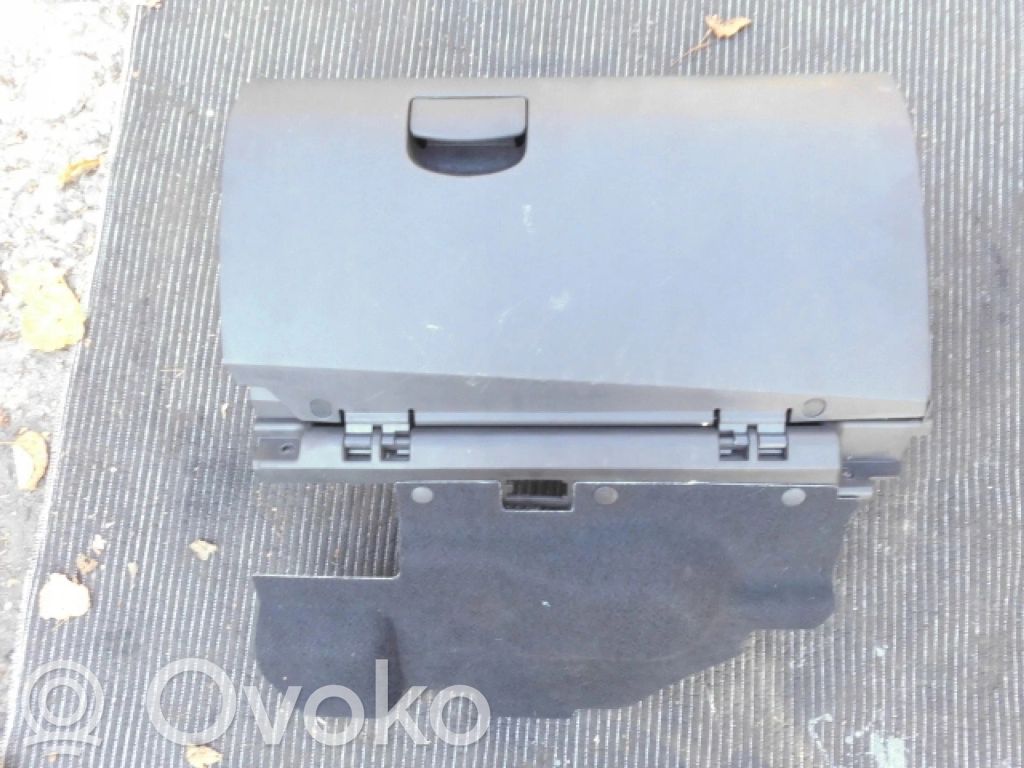 Guantera   66208AJ010