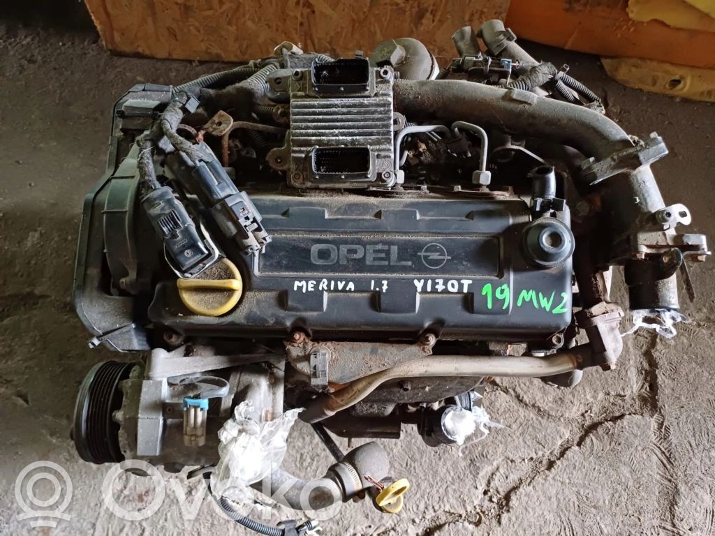 Moottori   Y17DT