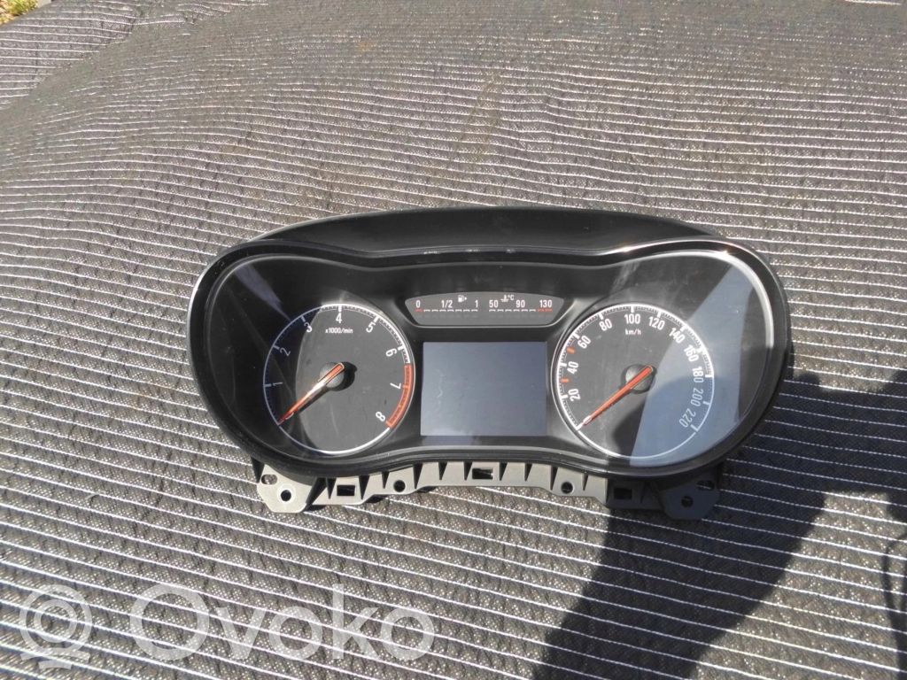 Opel Corsa E Speedometer (instrument cluster) 