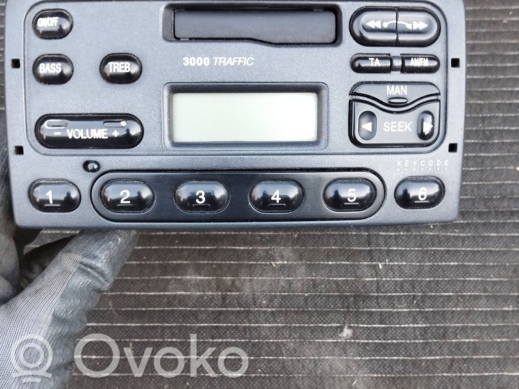 Ford Focus Radio / CD-Player / DVD-Player / Navigation 