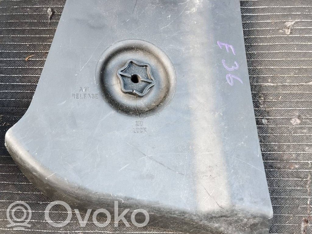 BMW 3 E36 Cubierta del soporte de la lámpara de la luz trasera 