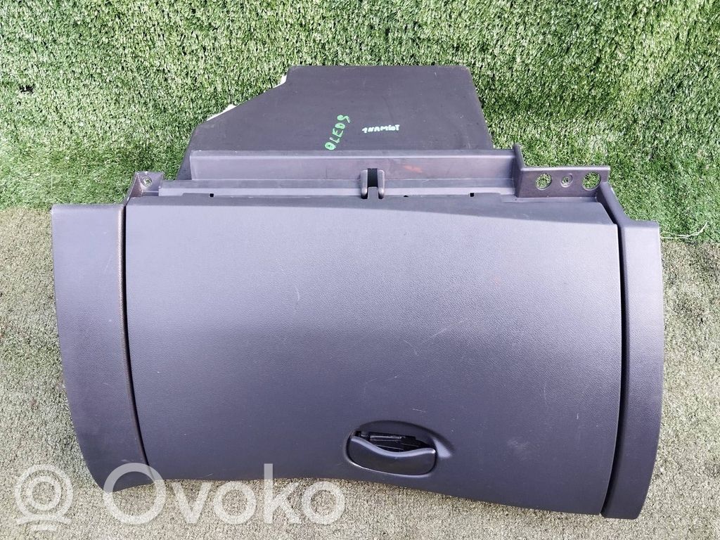 Guantera   68520JY40