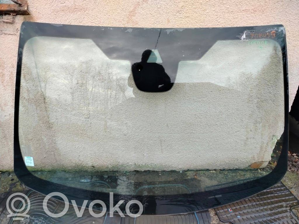 Ford Focus Front windscreen/windshield window 