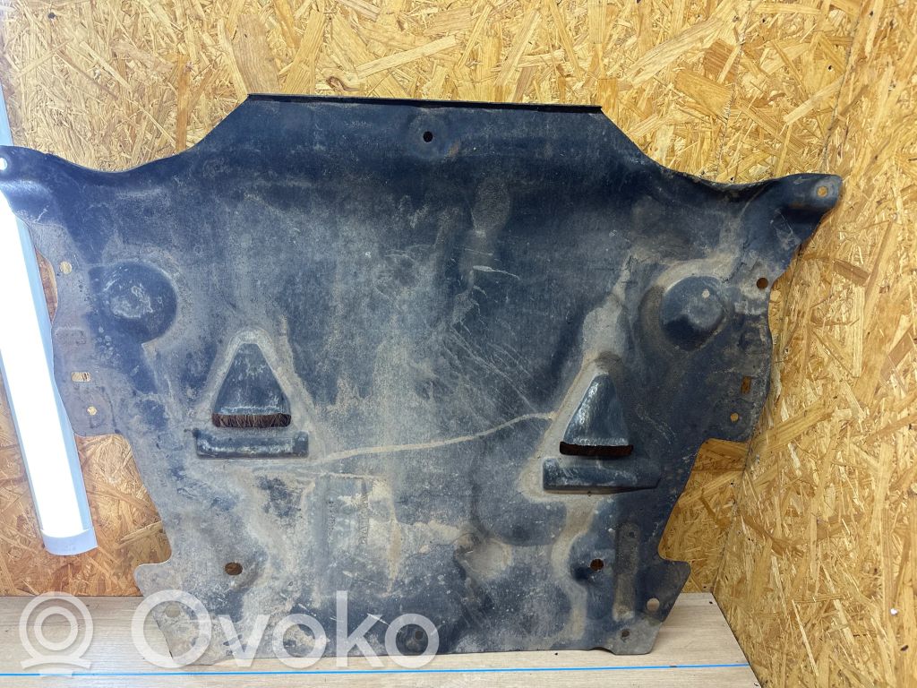 Volvo V60 Engine splash shield/under tray 