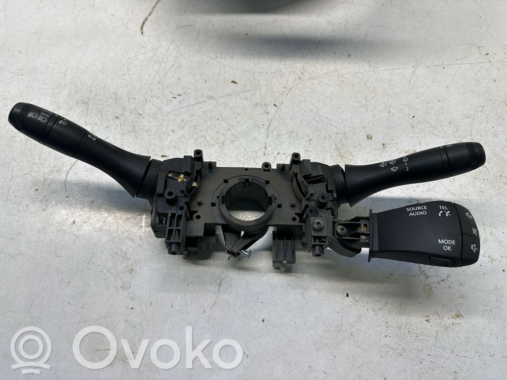 Dacia Duster II Otros interruptores/perillas/selectores 