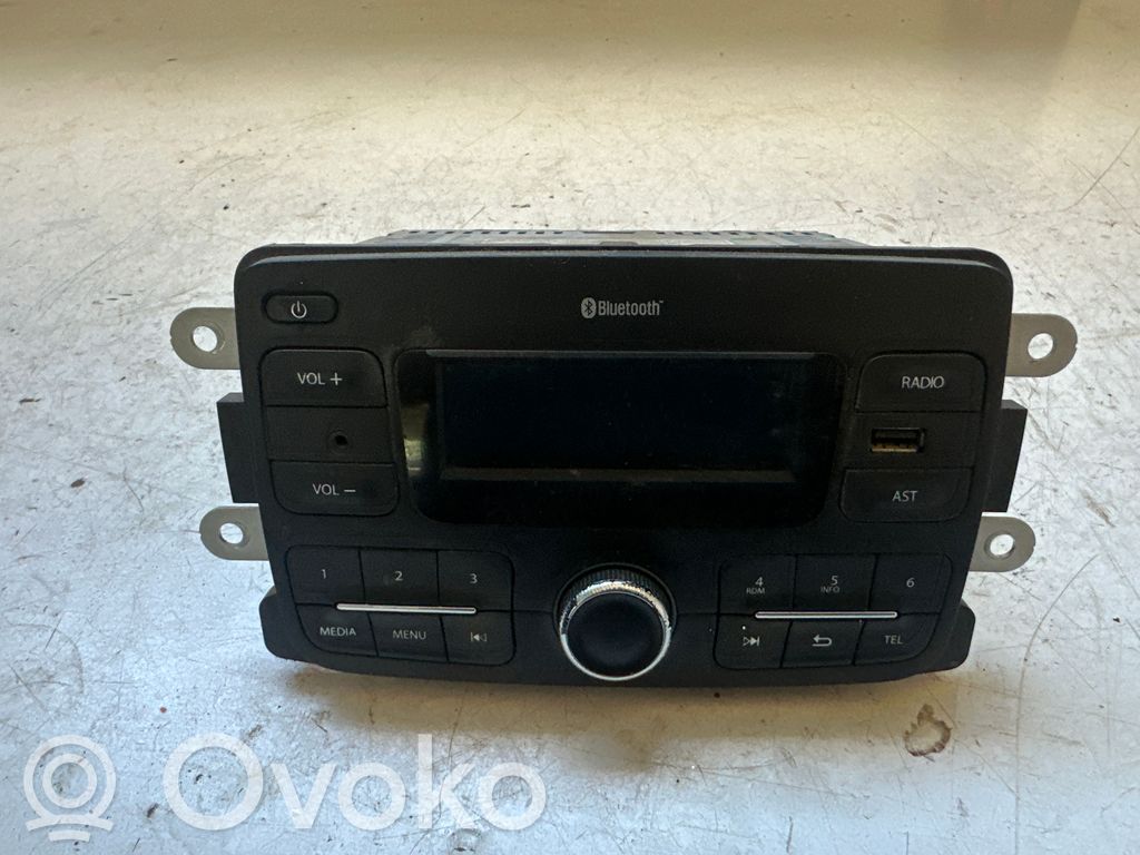 Dacia Sandero II Unitate principală radio/CD/DVD/GPS 